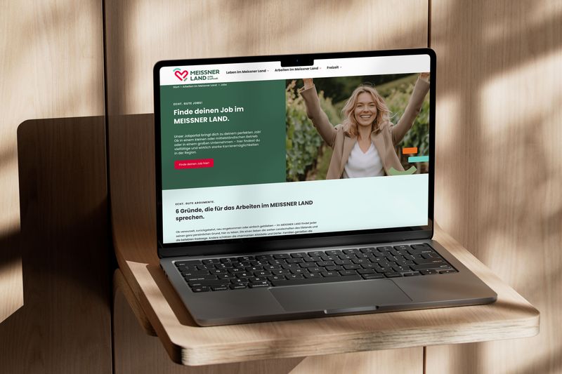 Mockup der Website des MEISSNER LANDES auf einem Notebook