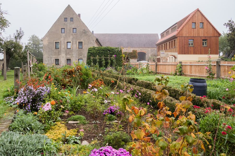 Für die Familie Münch wurde in Großdobritz ein altes Fachwerkhaus als Ersatzneubau im Denkmalensemble zum neuen Zuhause. 