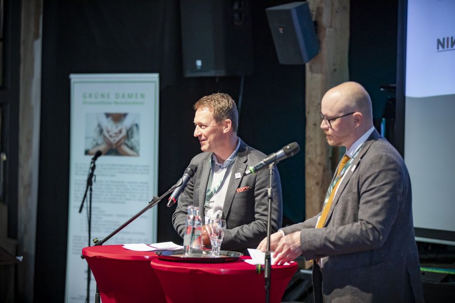 Sascha Dienel und Andreas Böhme beim Vortragen im WohnkulturGut Riesa OT Gostewitz 
